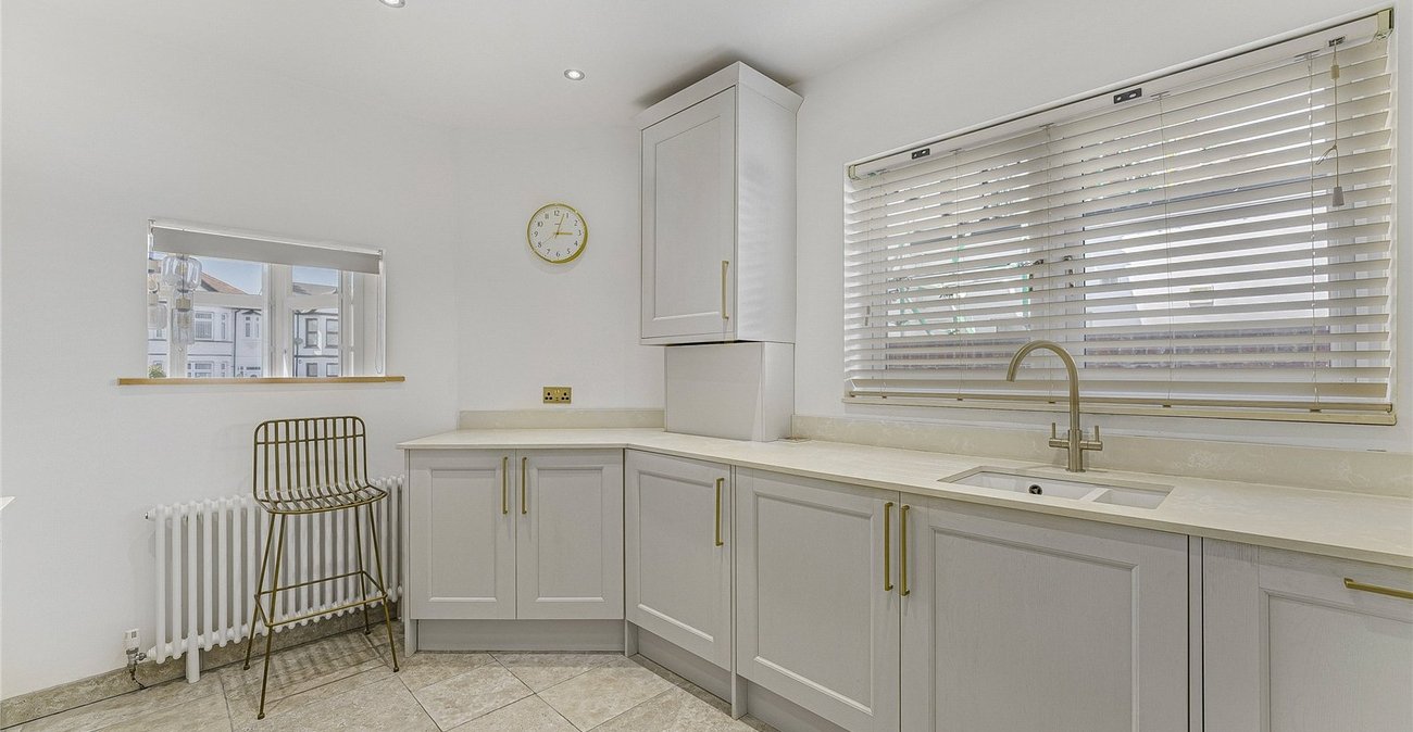 5 bedroom house for sale in Dartford | Robinson Jackson