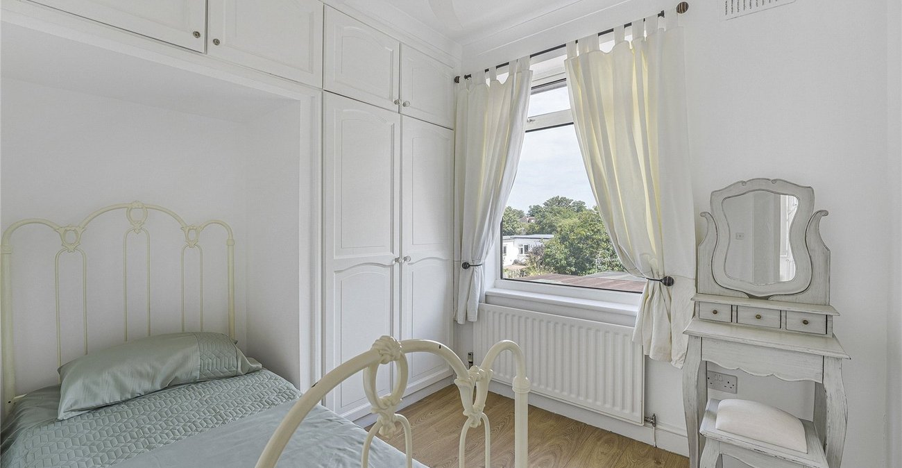 5 bedroom house for sale in Dartford | Robinson Jackson