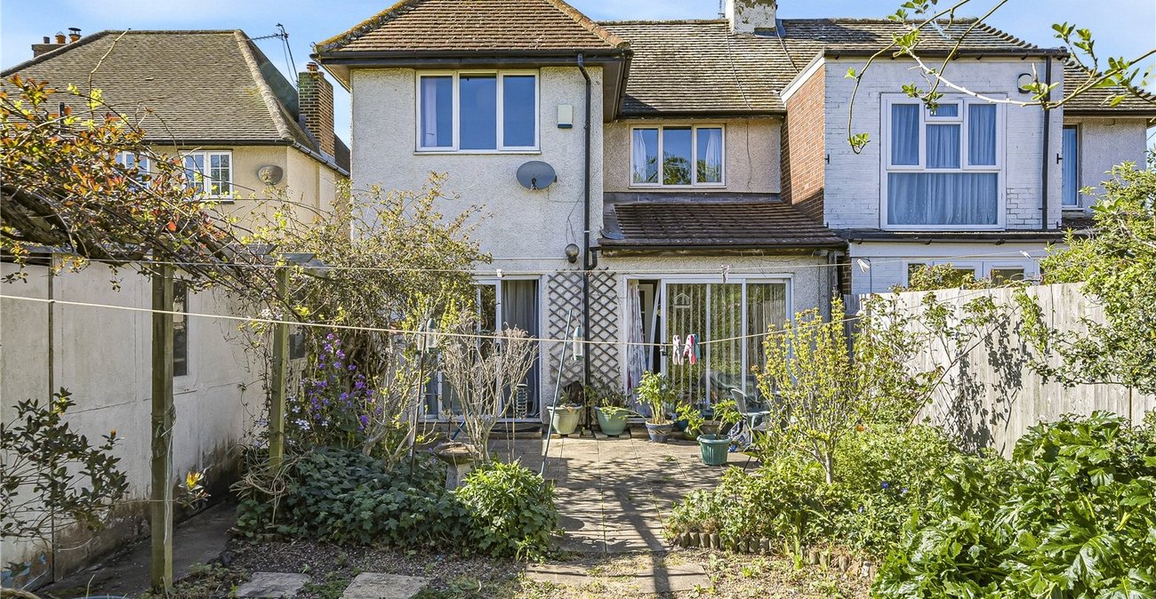 3 bedroom house for sale in West Dartford | Robinson Jackson