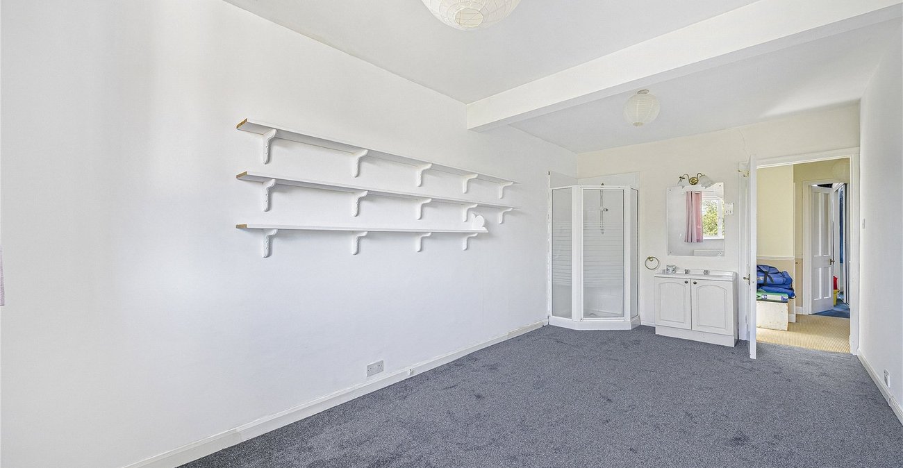 3 bedroom house for sale in West Dartford | Robinson Jackson
