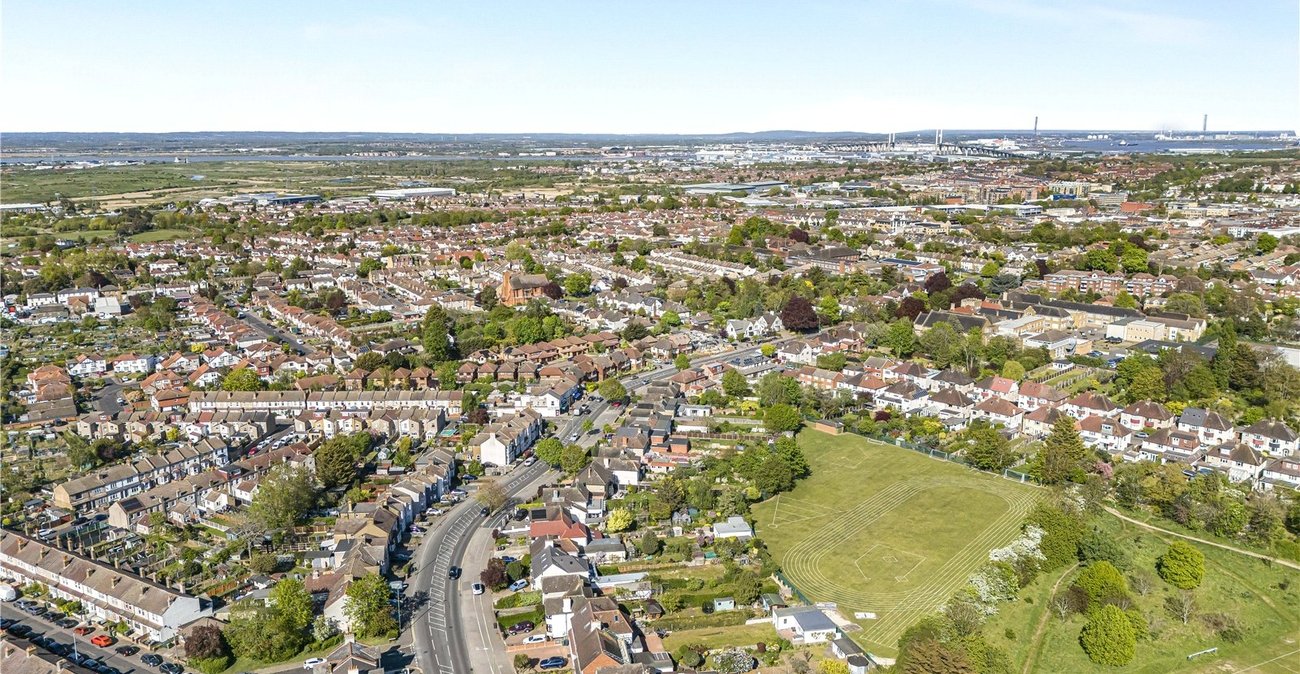 3 bedroom house for sale in West Dartford | Robinson Jackson