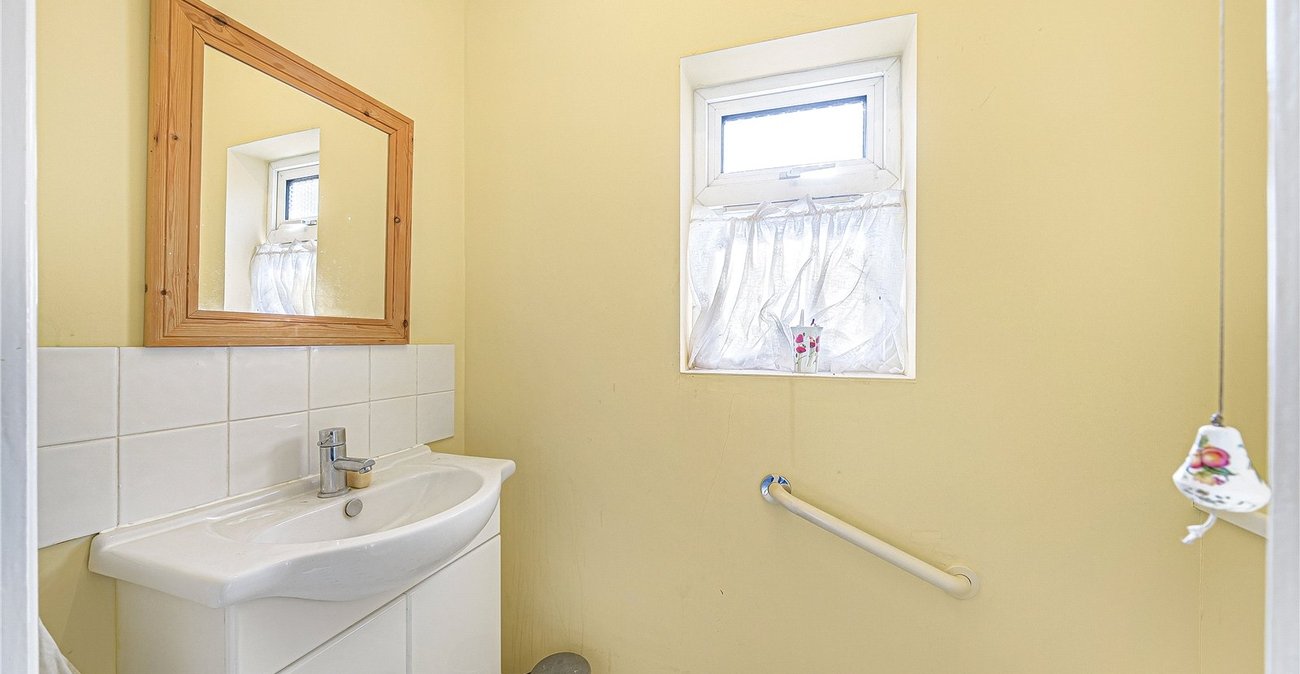 3 bedroom house for sale in West Dartford | Robinson Jackson