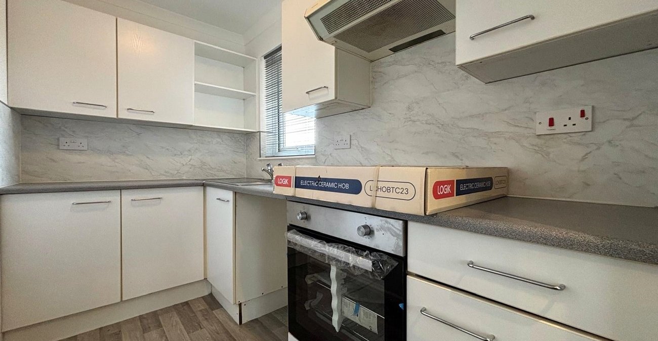 1 bedroom property for sale in Lordswood | Robinson Michael & Jackson