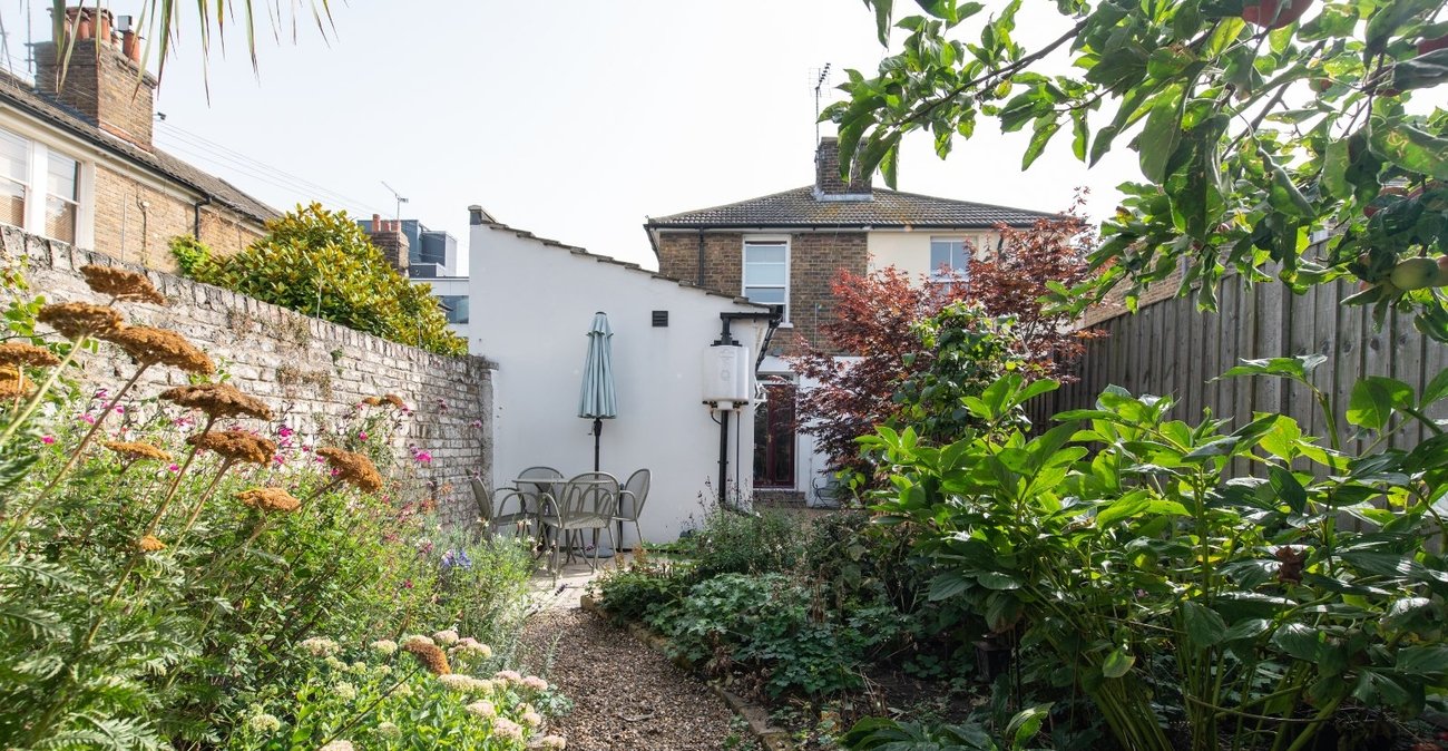 2 bedroom house for sale in Gravesend | Robinson Michael & Jackson