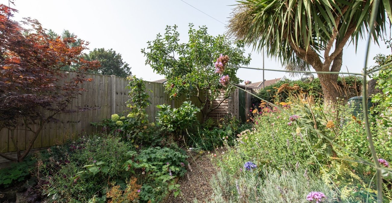 2 bedroom house for sale in Gravesend | Robinson Michael & Jackson