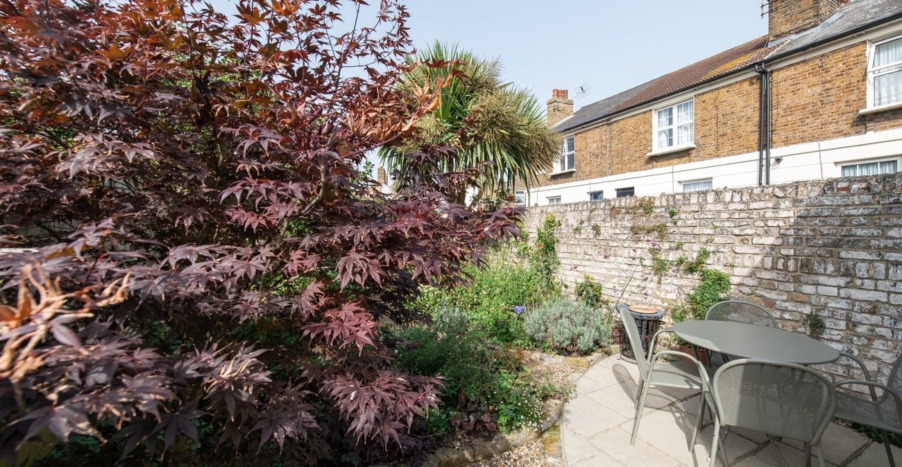 2 bedroom house for sale in Gravesend | Robinson Michael & Jackson
