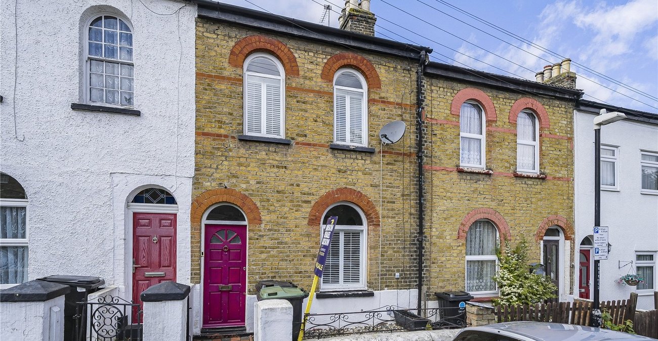 2 bedroom house for sale in Gravesend | Robinson Michael & Jackson
