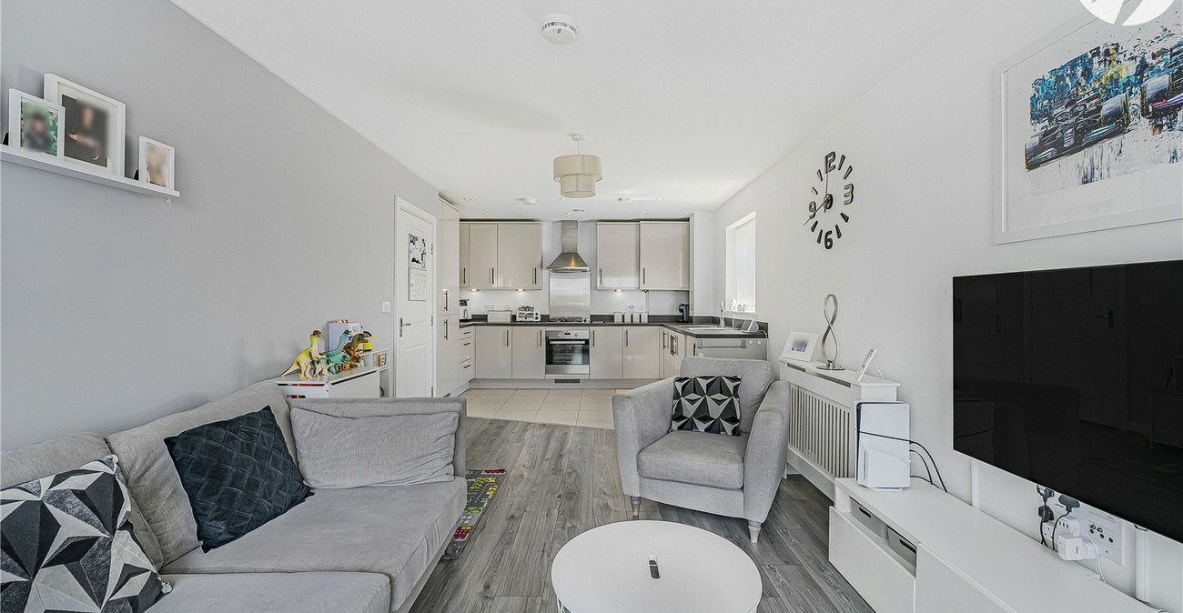 2 bedroom property for sale in Dartford | Robinson Jackson