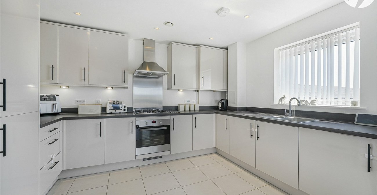 2 bedroom property for sale in Dartford | Robinson Jackson