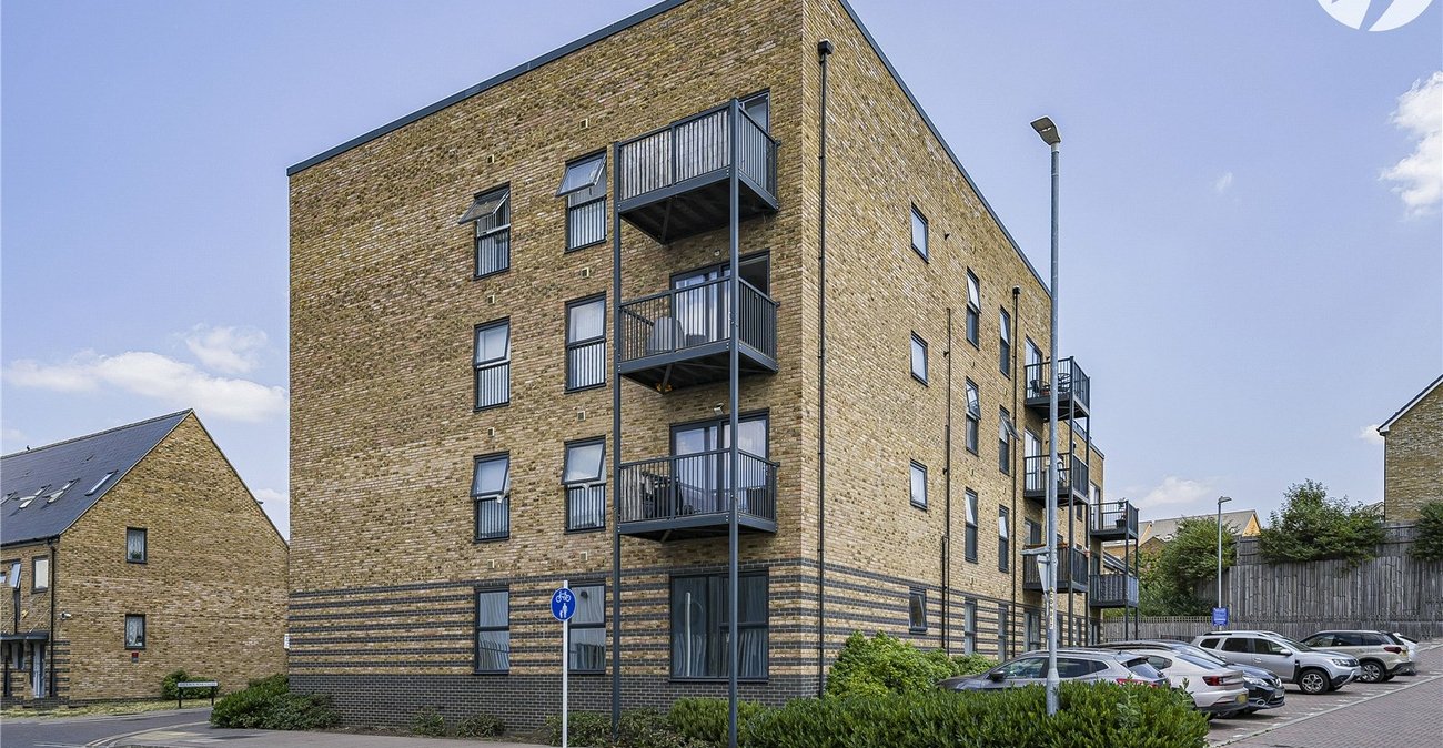 2 bedroom property for sale in Dartford | Robinson Jackson