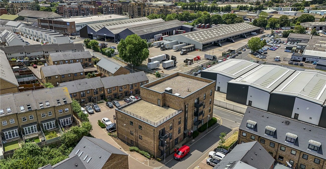 2 bedroom property for sale in Dartford | Robinson Jackson