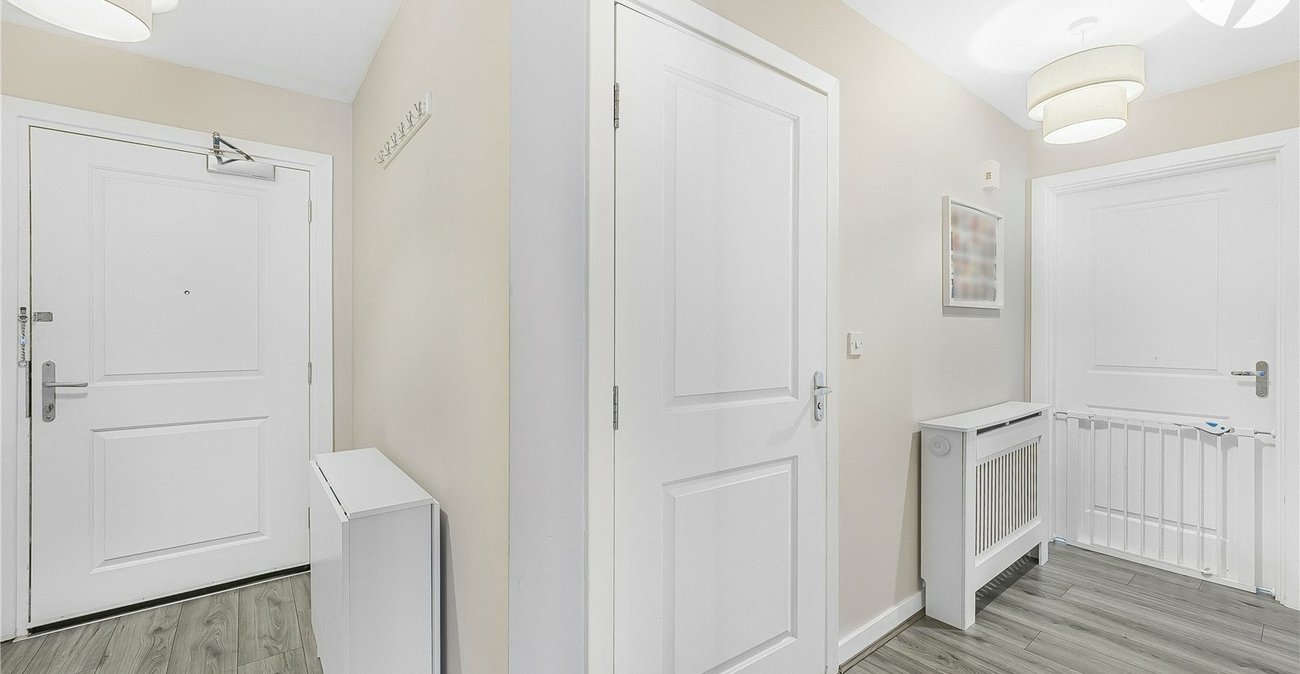 2 bedroom property for sale in Dartford | Robinson Jackson