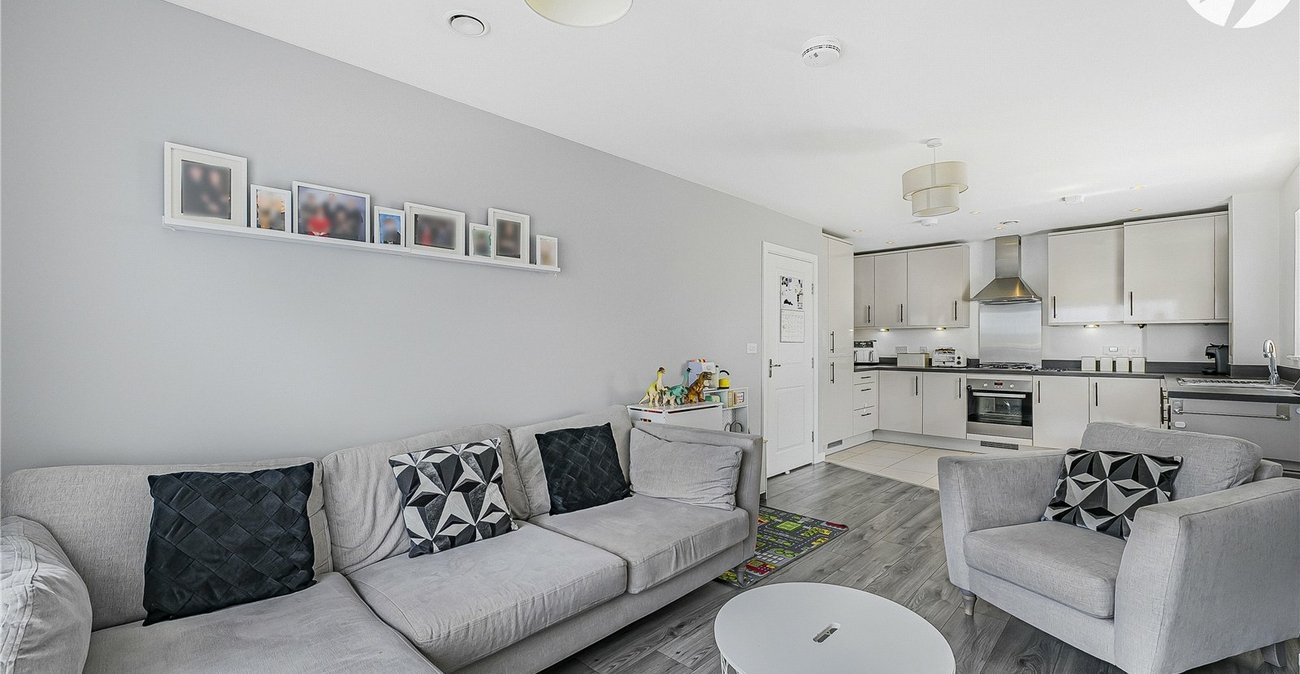 2 bedroom property for sale in Dartford | Robinson Jackson