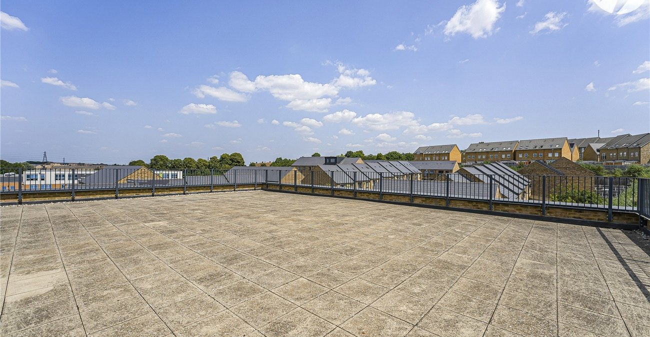 2 bedroom property for sale in Dartford | Robinson Jackson