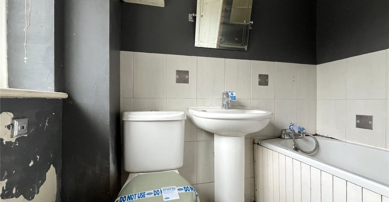3 bedroom house for sale in Walderslade | Robinson Michael & Jackson