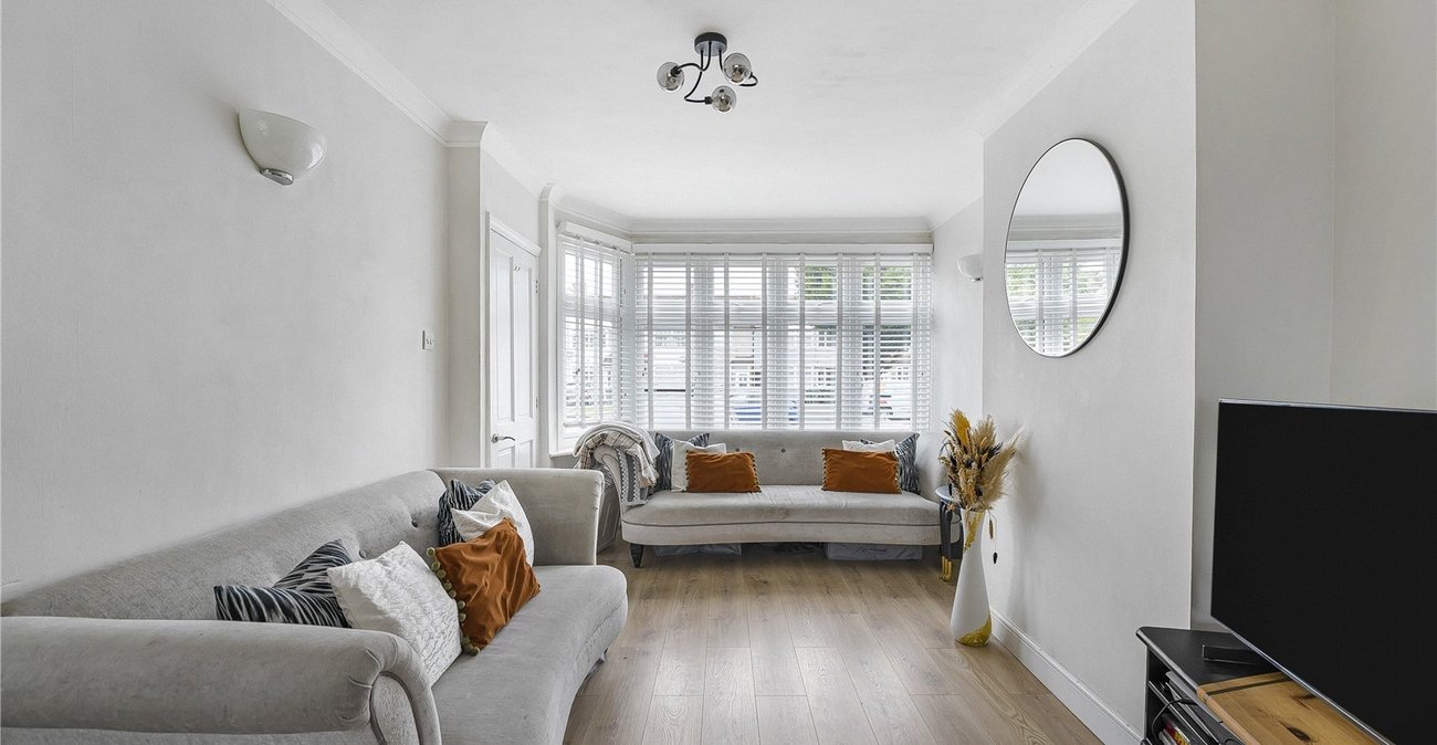 2 bedroom house for sale in Sidcup | Robinson Jackson