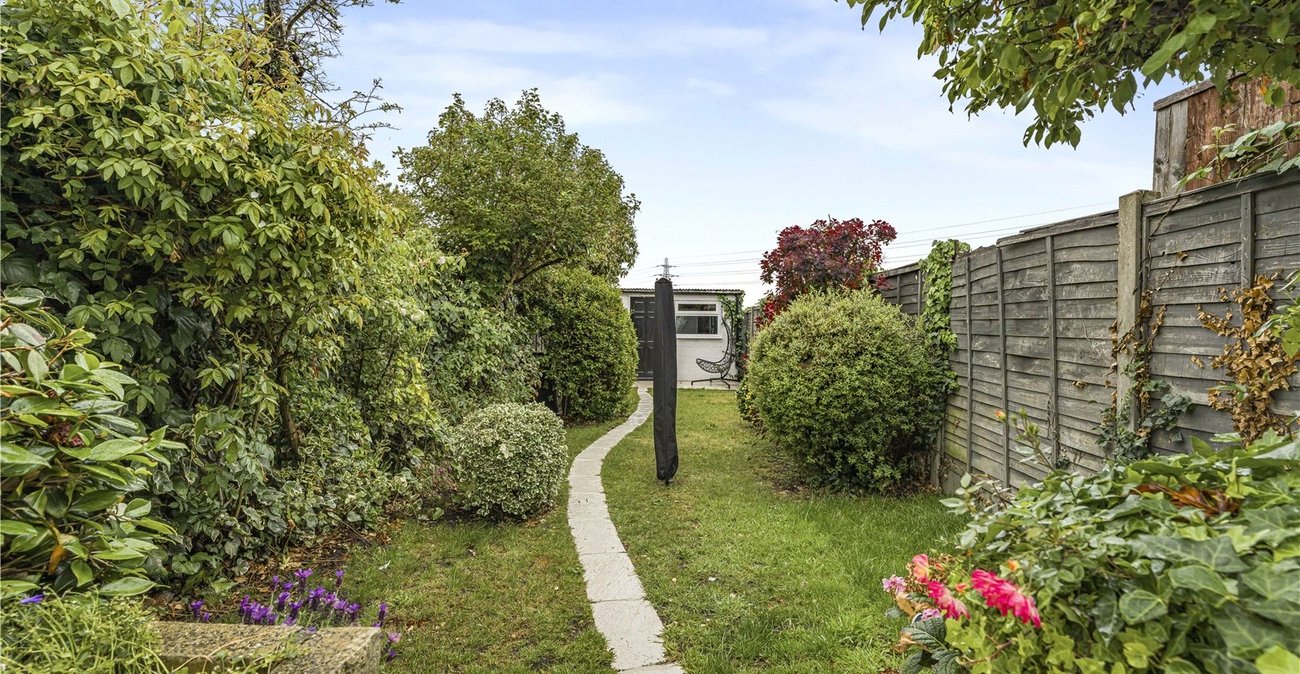 2 bedroom house for sale in Sidcup | Robinson Jackson