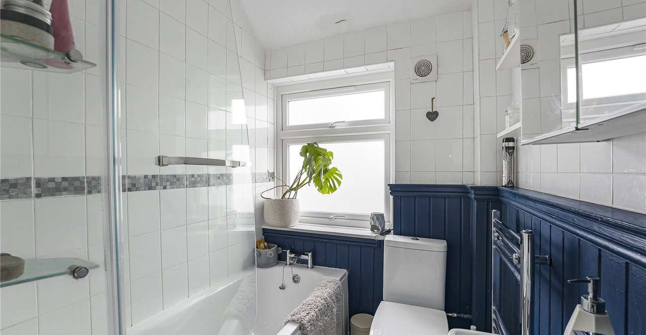 2 bedroom house for sale in Sidcup | Robinson Jackson