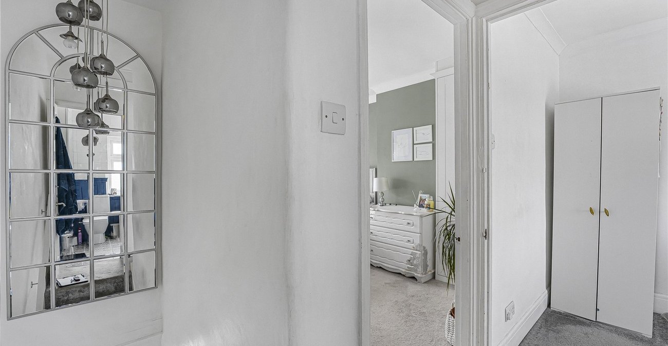2 bedroom house for sale in Sidcup | Robinson Jackson