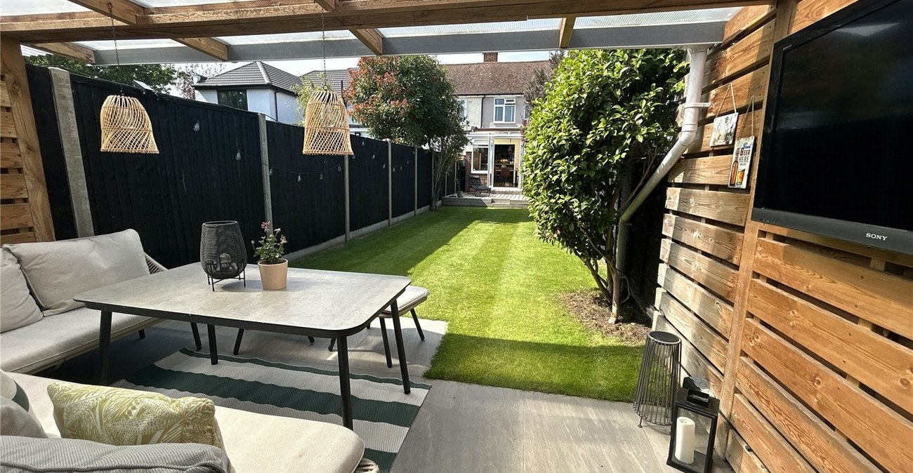 2 bedroom house for sale in Sidcup | Robinson Jackson