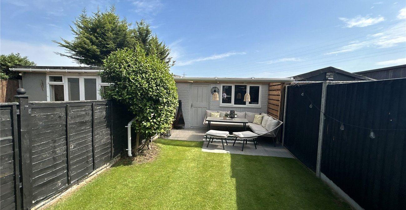 2 bedroom house for sale in Sidcup | Robinson Jackson