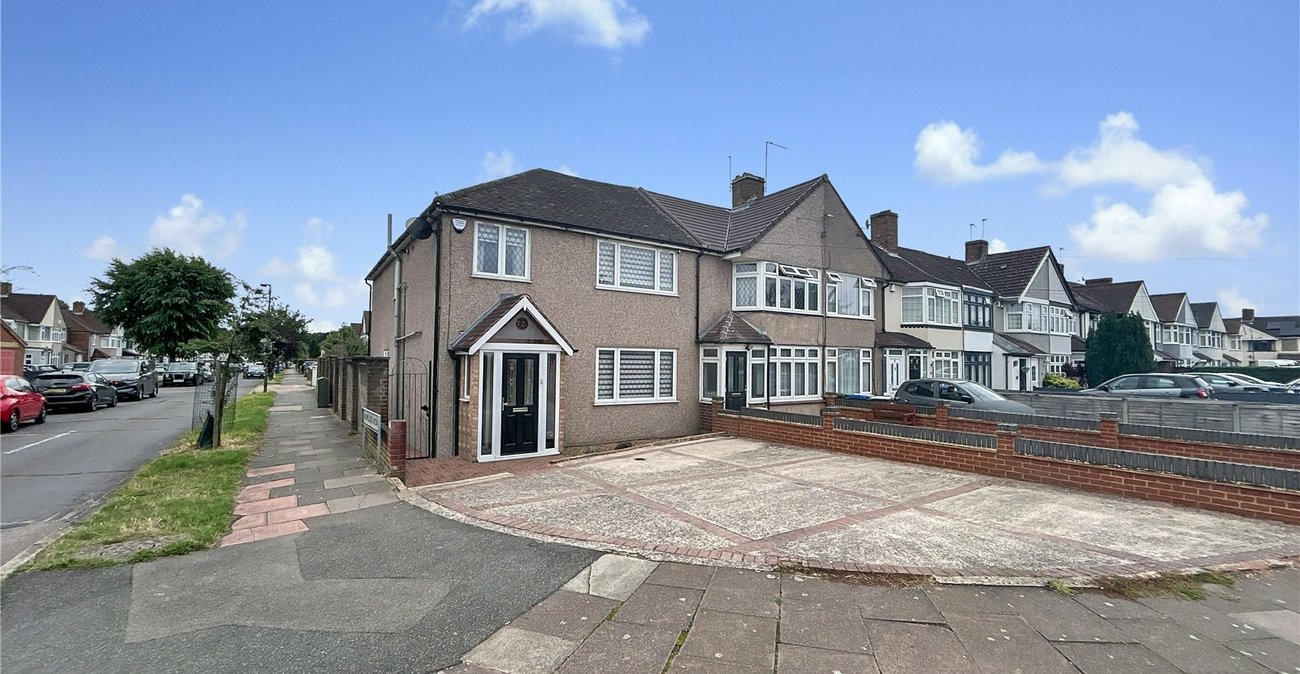 4 bedroom house for sale in Sidcup | Robinson Jackson