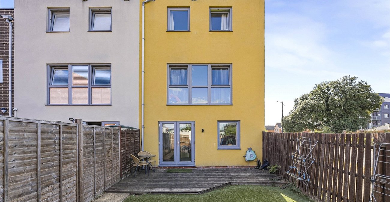 5 bedroom house for sale in Dartford | Robinson Jackson
