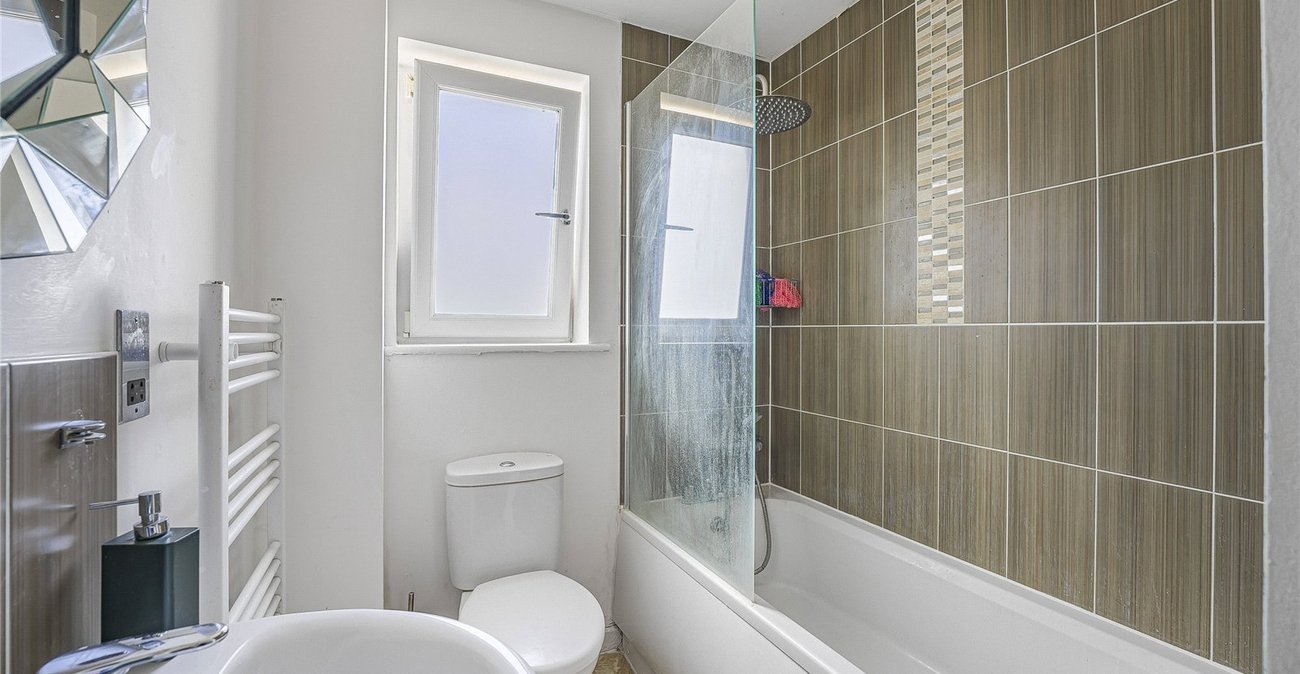 5 bedroom house for sale in Dartford | Robinson Jackson