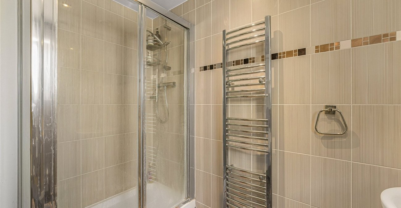 5 bedroom house for sale in Dartford | Robinson Jackson