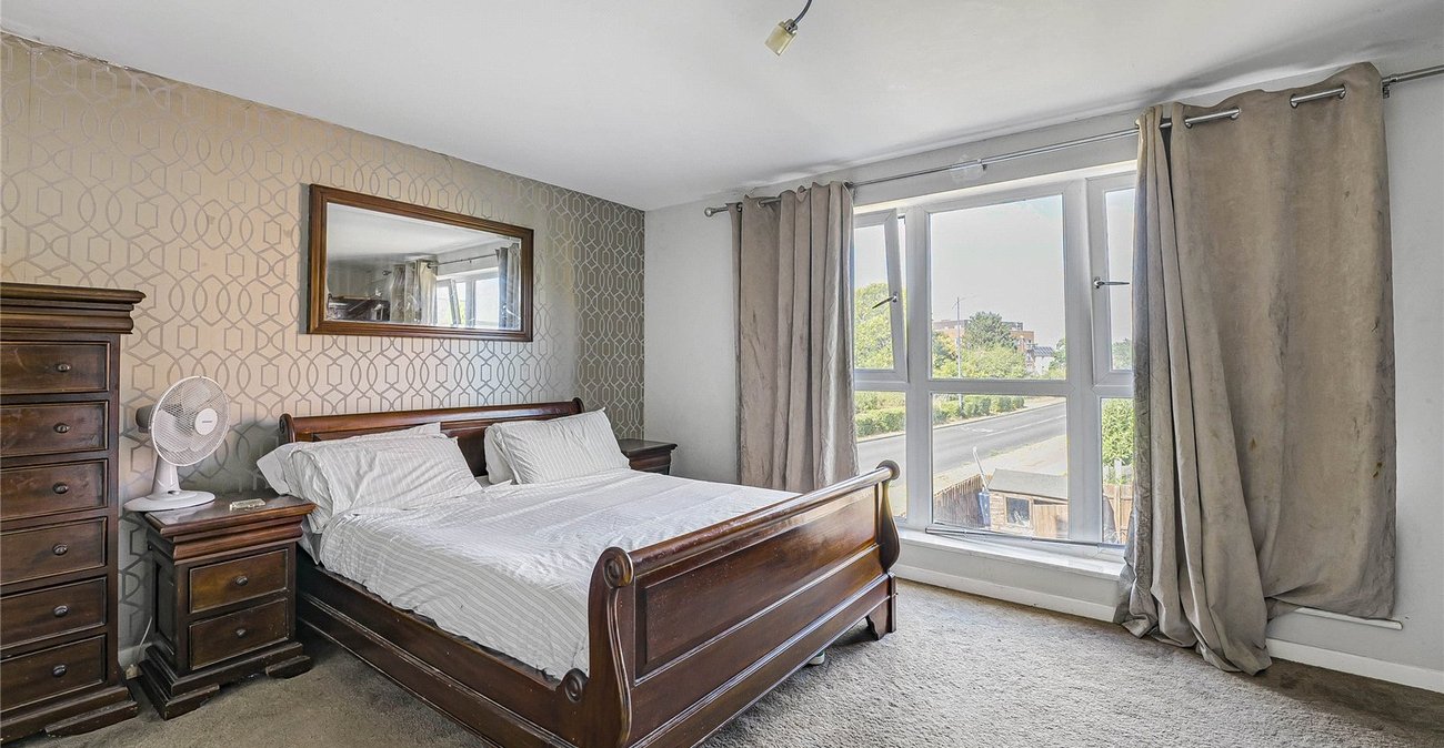 5 bedroom house for sale in Dartford | Robinson Jackson