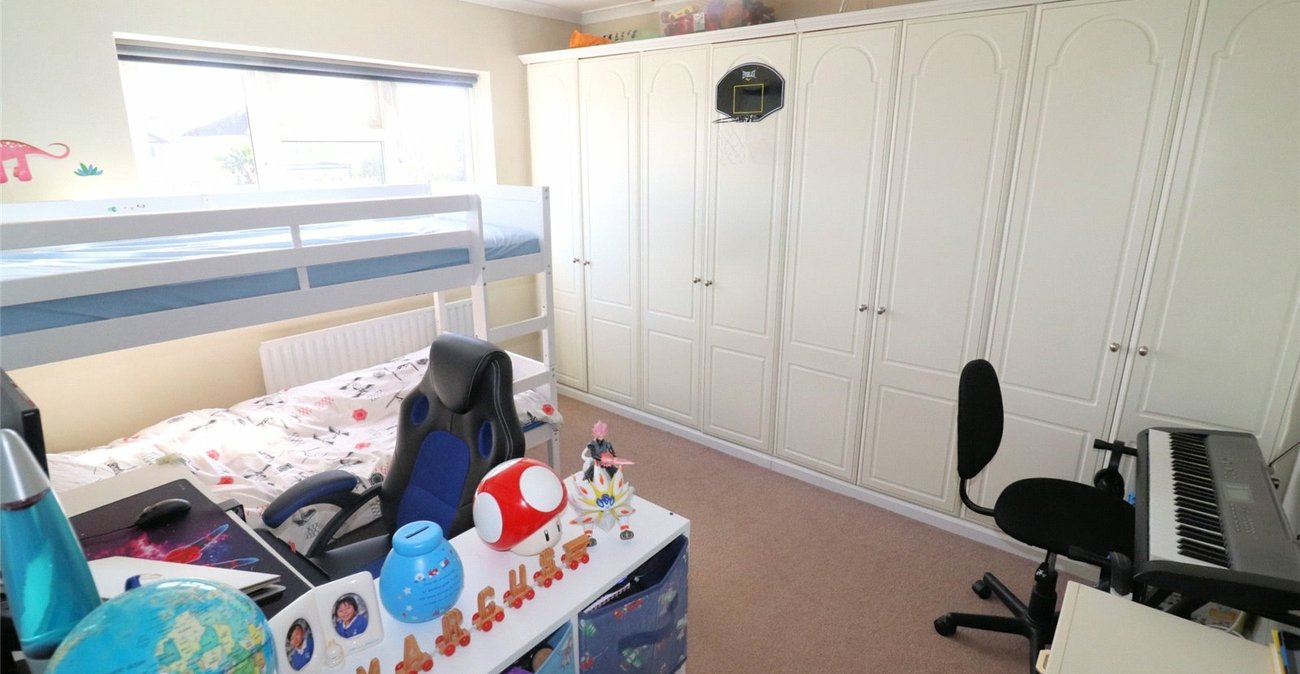 4 bedroom house for sale in (Bexleyheath Boarders) Erith | Robinson Jackson