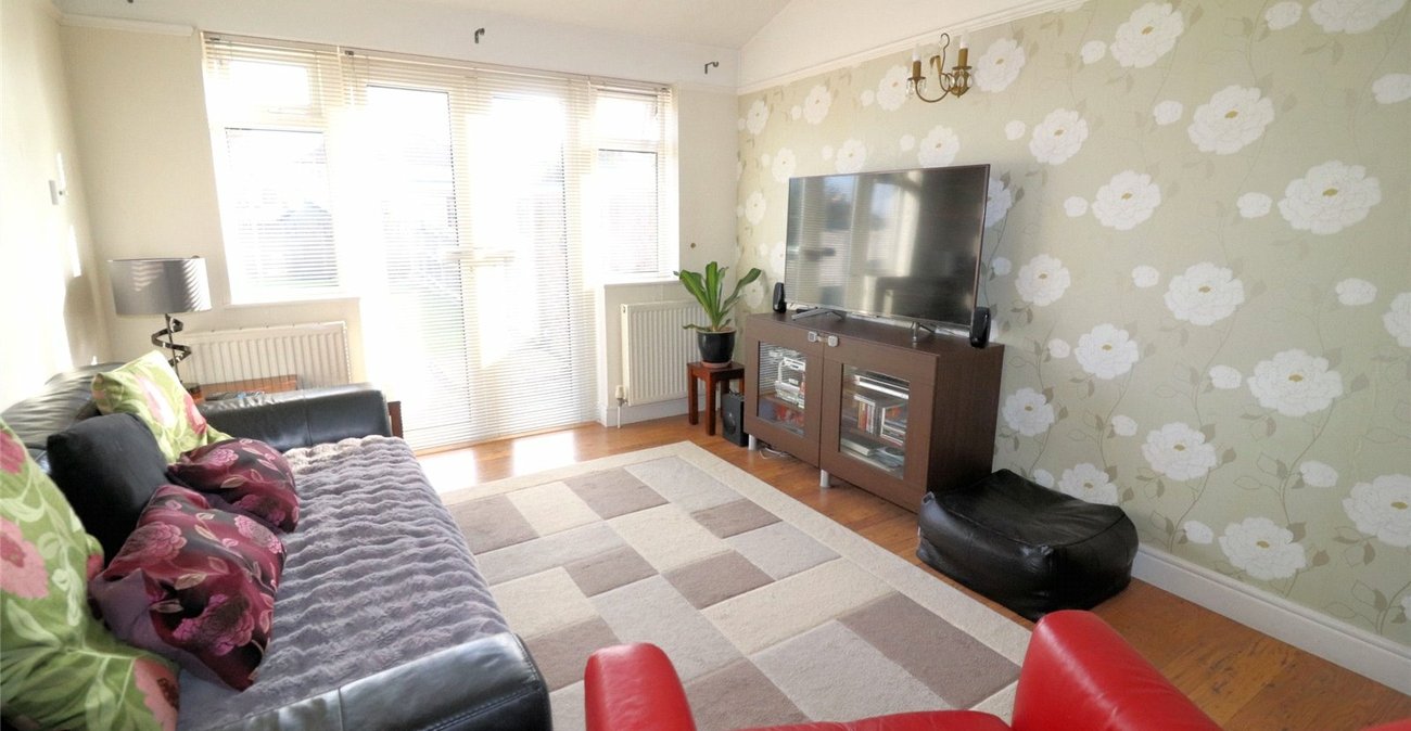 4 bedroom house for sale in (Bexleyheath Boarders) Erith | Robinson Jackson