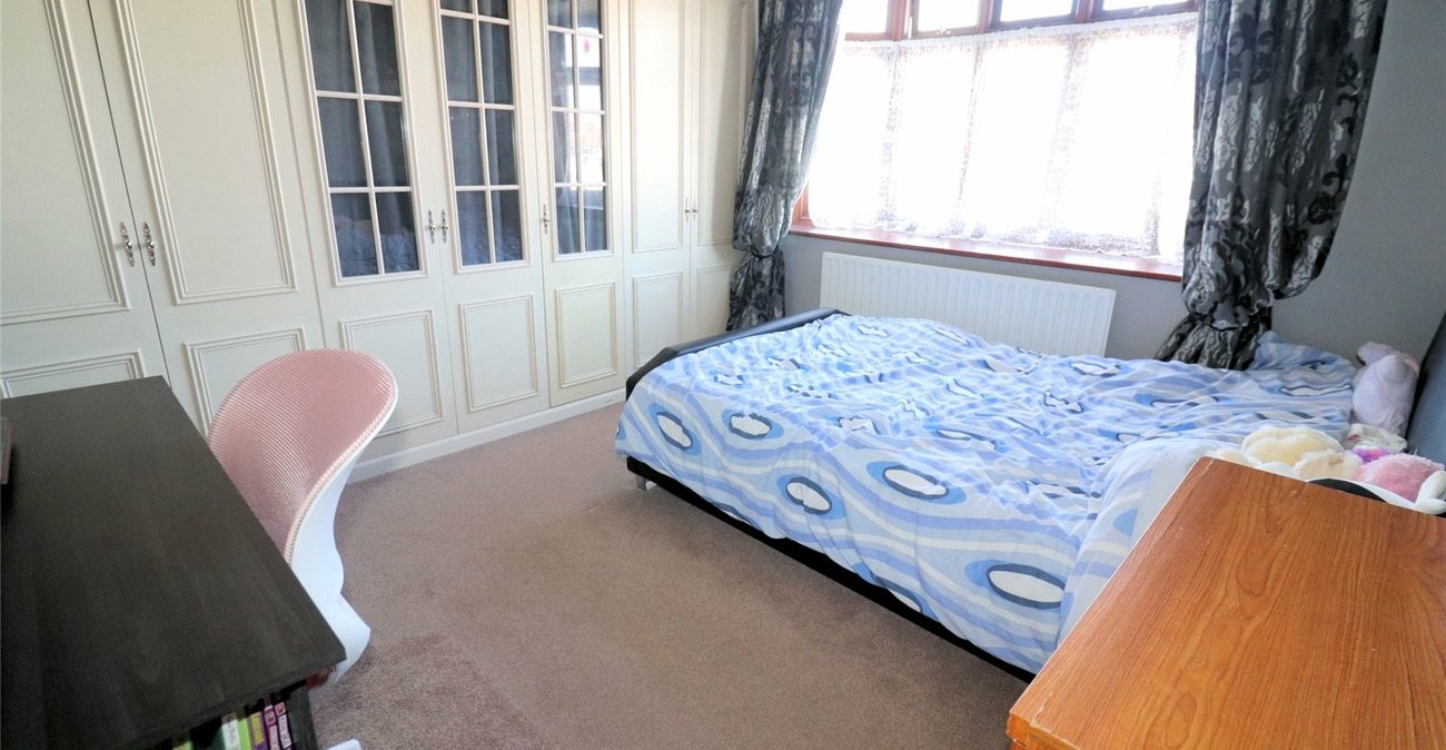 4 bedroom house for sale in (Bexleyheath Boarders) Erith | Robinson Jackson