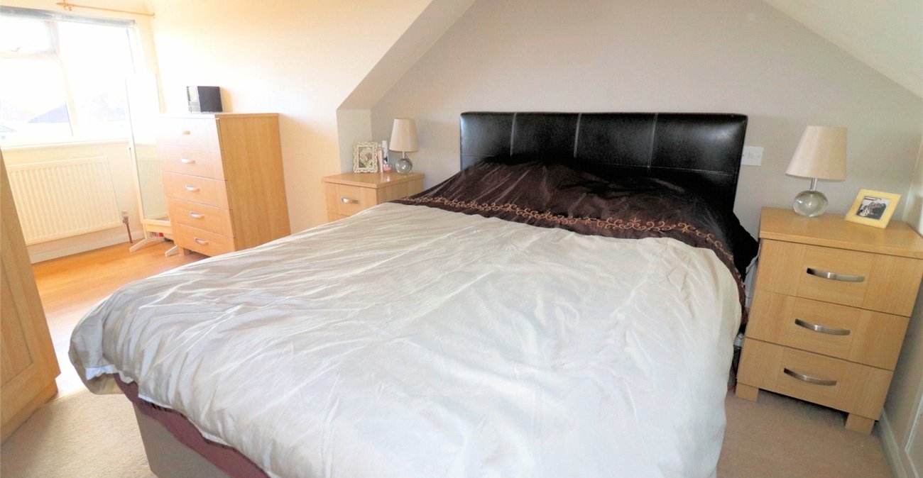 4 bedroom house for sale in (Bexleyheath Boarders) Erith | Robinson Jackson