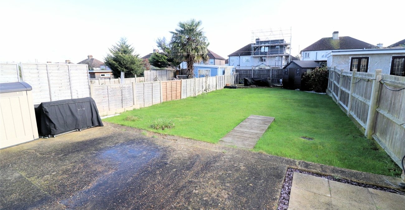 4 bedroom house for sale in (Bexleyheath Boarders) Erith | Robinson Jackson