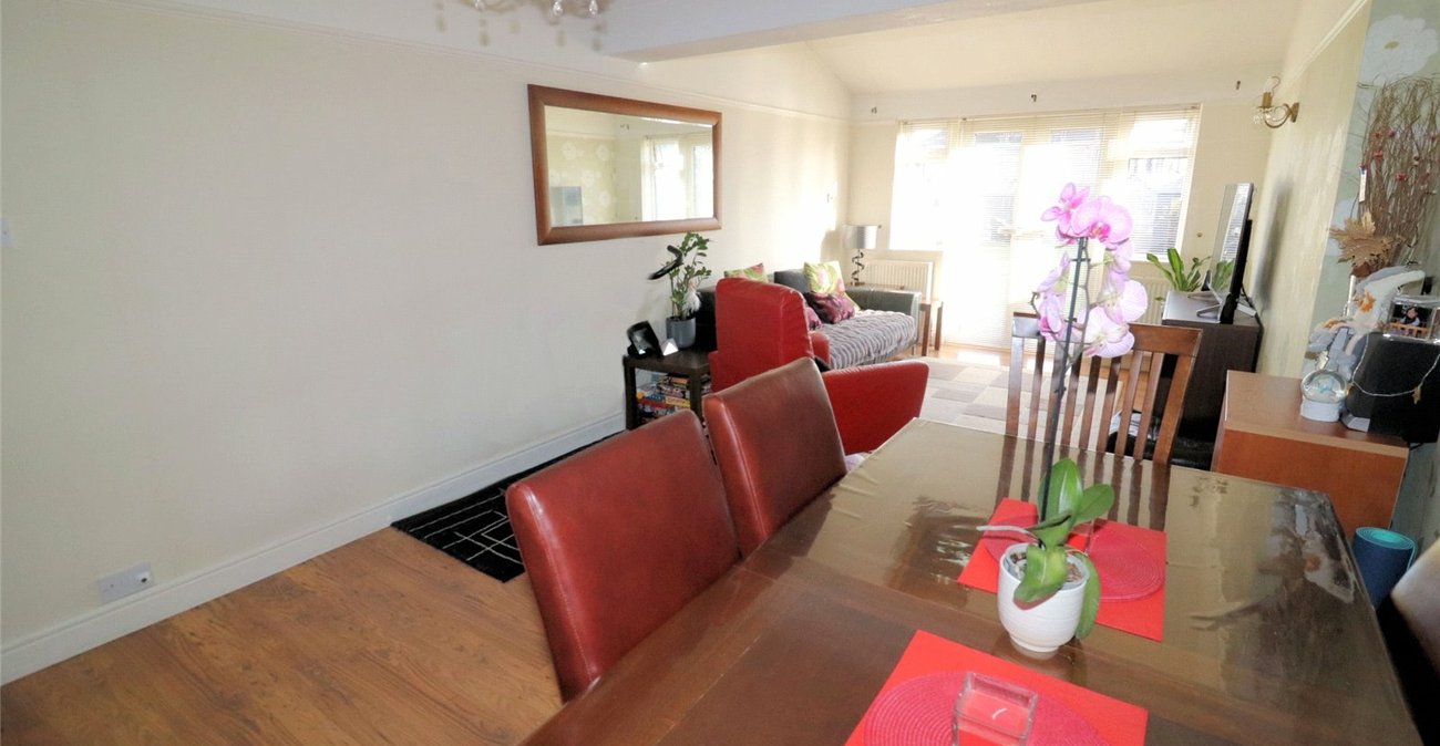 4 bedroom house for sale in (Bexleyheath Boarders) Erith | Robinson Jackson