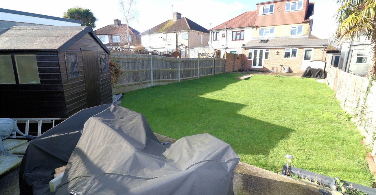 4 bedroom house for sale in (Bexleyheath Boarders) Erith | Robinson Jackson