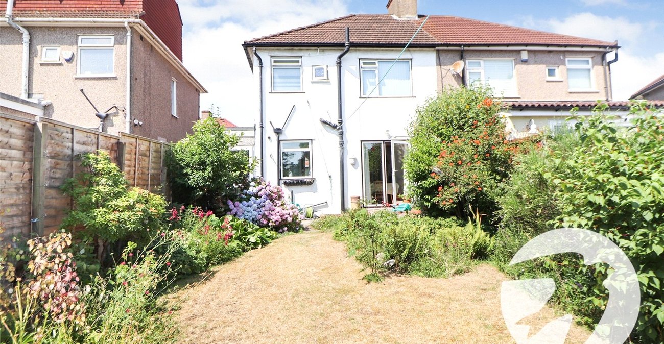3 bedroom house for sale in Erith | Robinson Jackson