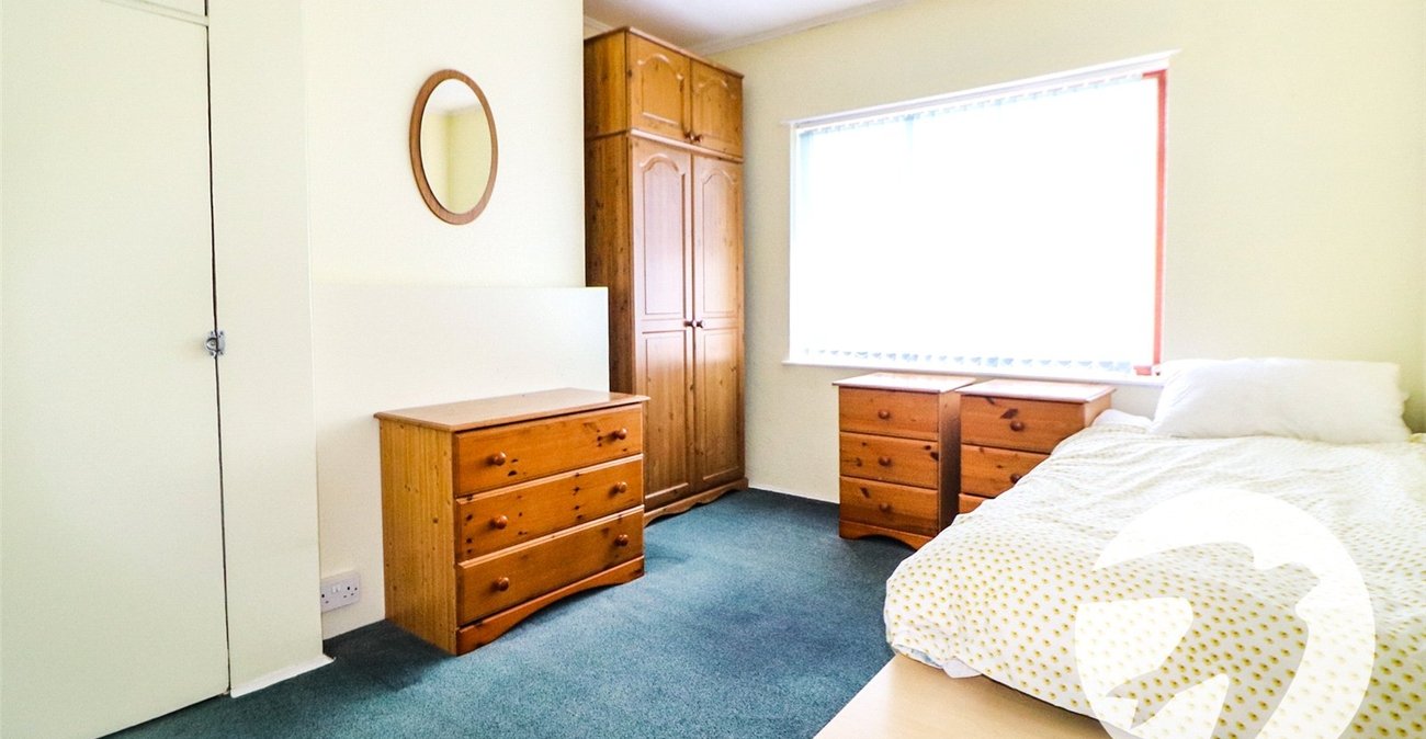 3 bedroom house for sale in Erith | Robinson Jackson