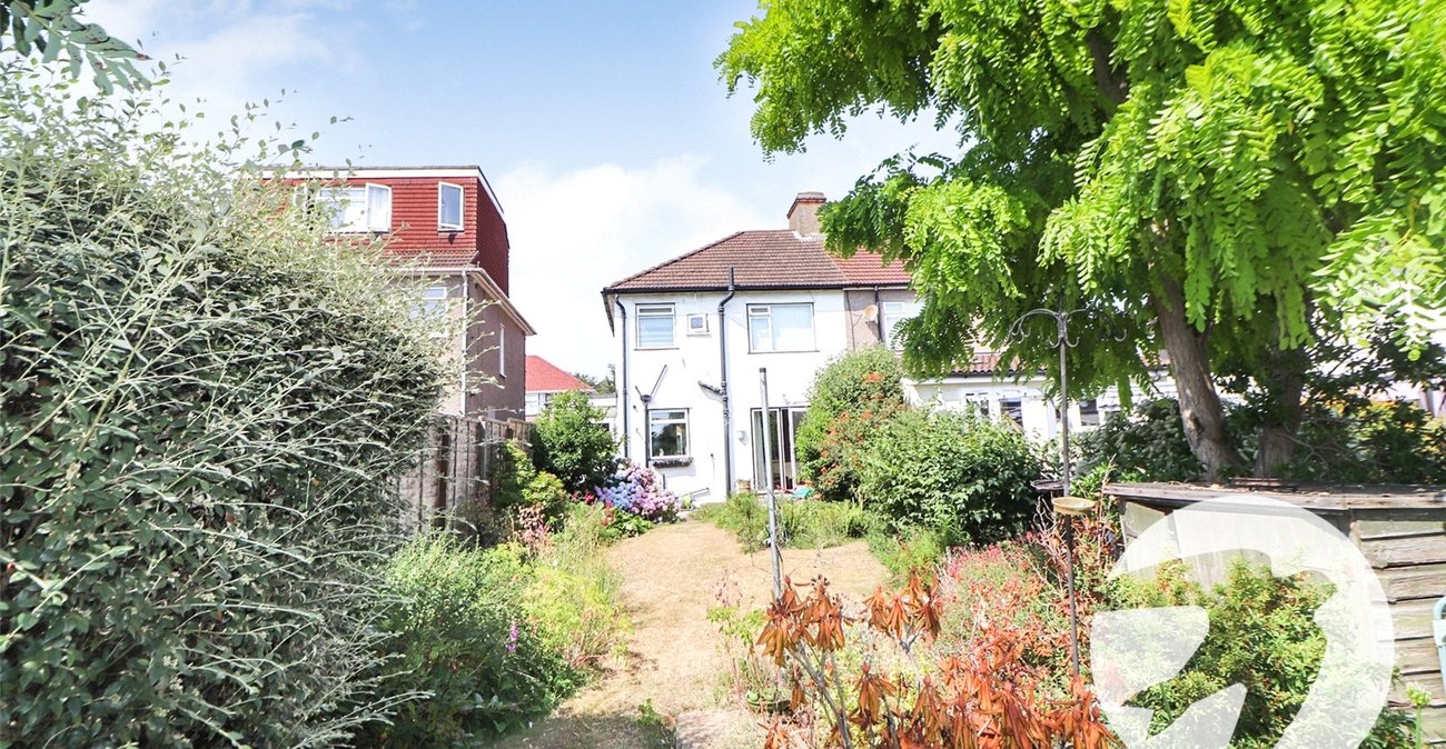 3 bedroom house for sale in Erith | Robinson Jackson