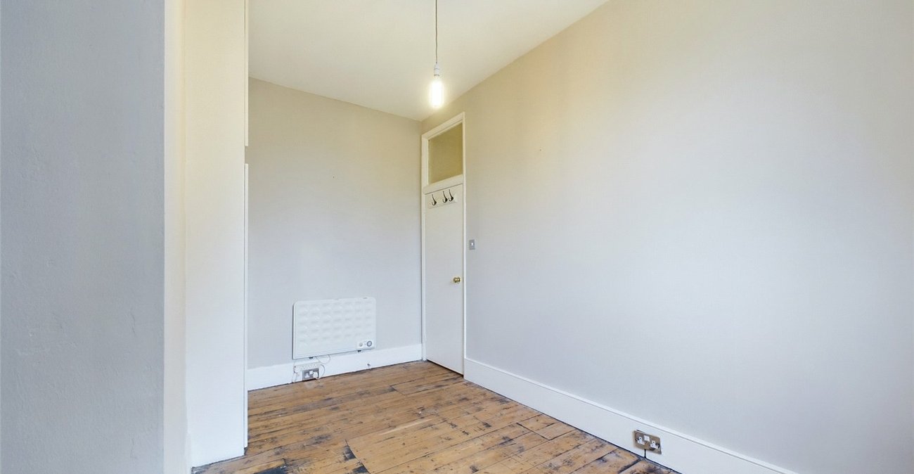 2 bedroom property for sale in Blackheath | Robinson Jackson