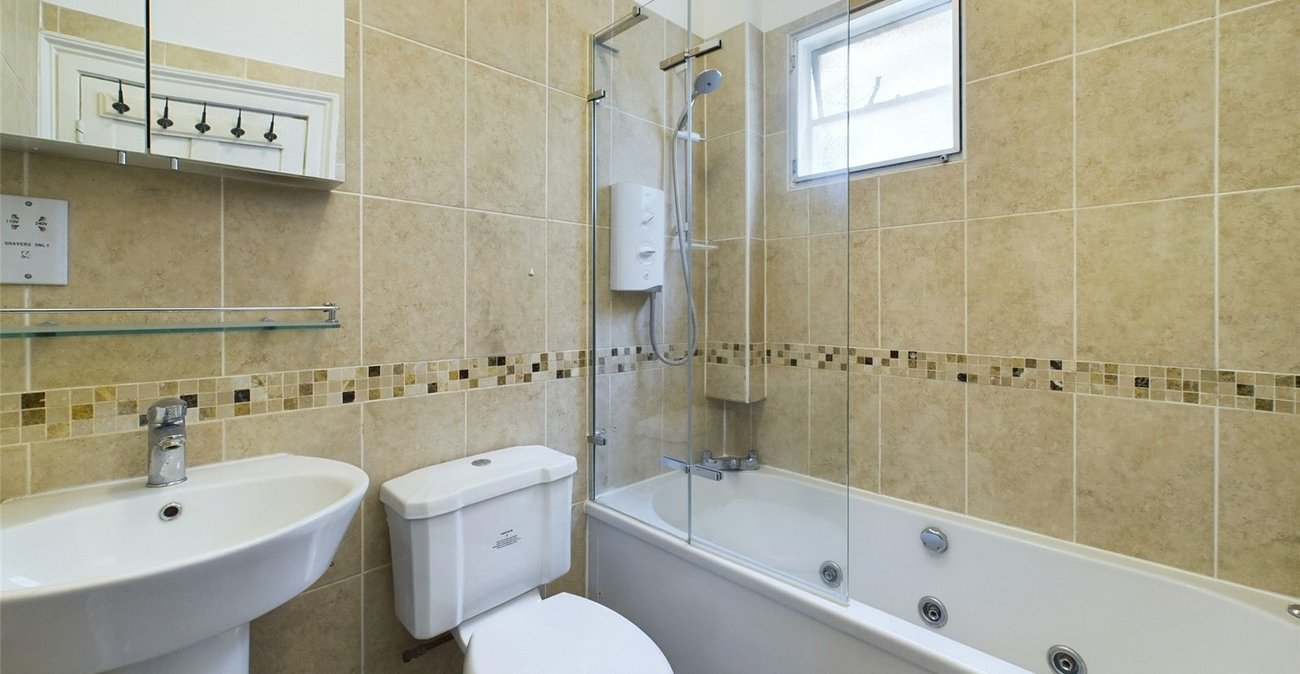 2 bedroom property for sale in Blackheath | Robinson Jackson