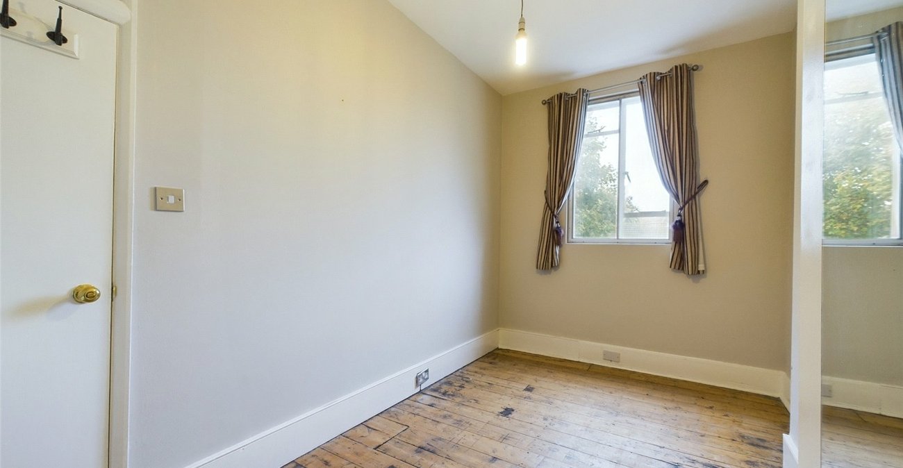 2 bedroom property for sale in Blackheath | Robinson Jackson