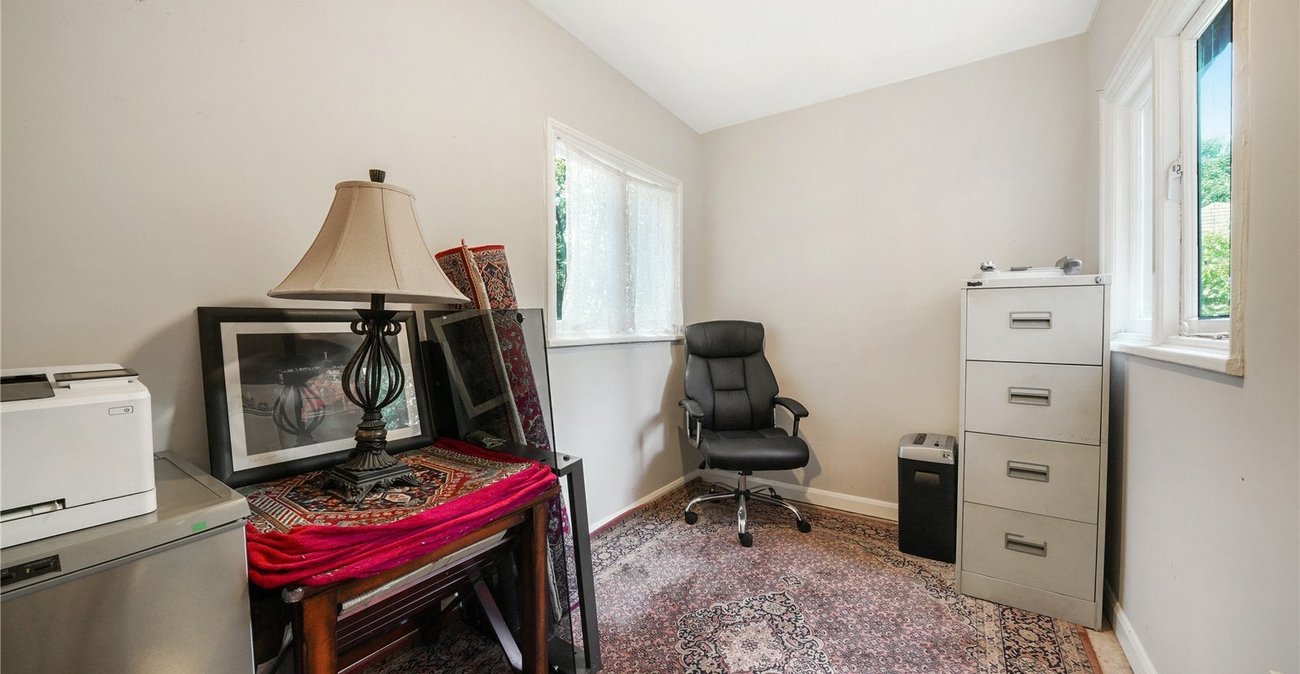 2 bedroom property for sale in London | Robinson Jackson