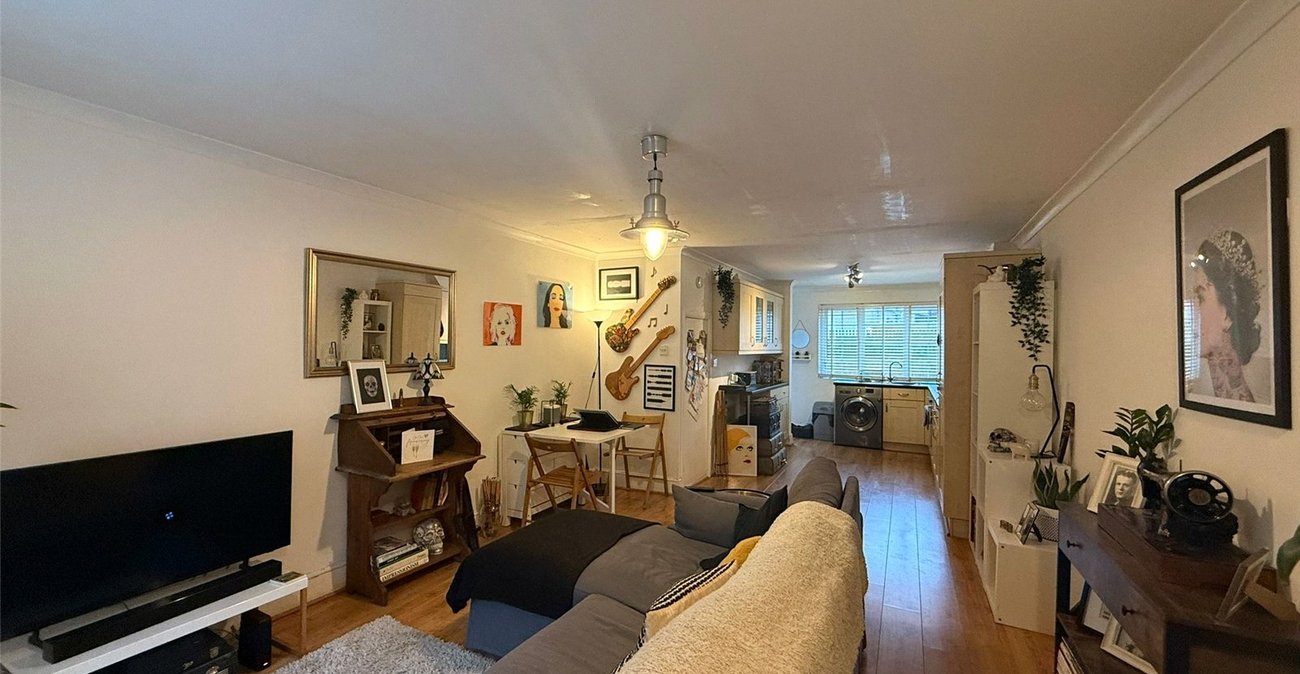 2 bedroom house for sale in Shooters Hill | Robinson Jackson