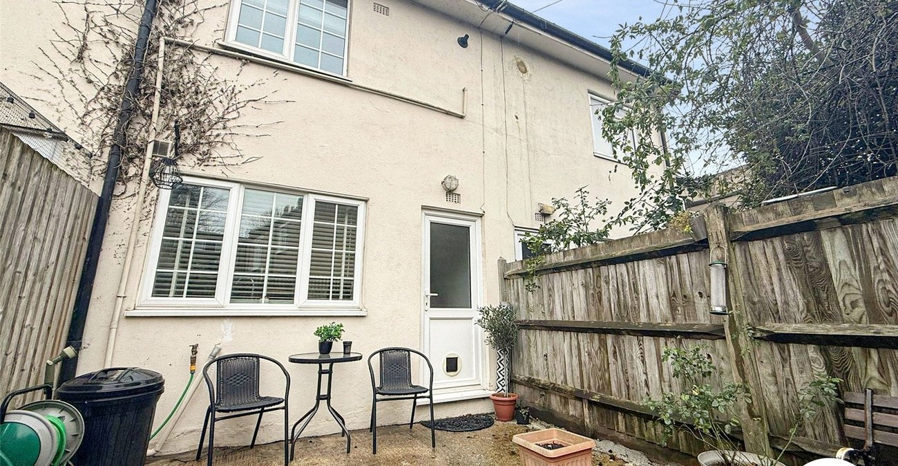 2 bedroom house for sale in Shooters Hill | Robinson Jackson