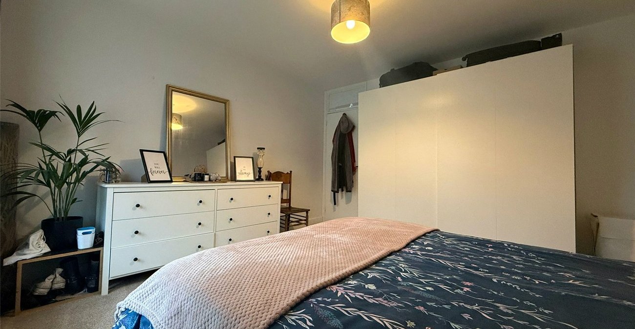 2 bedroom house for sale in Shooters Hill | Robinson Jackson