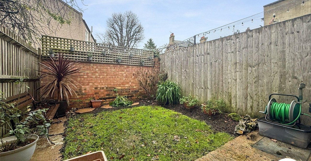 2 bedroom house for sale in Shooters Hill | Robinson Jackson