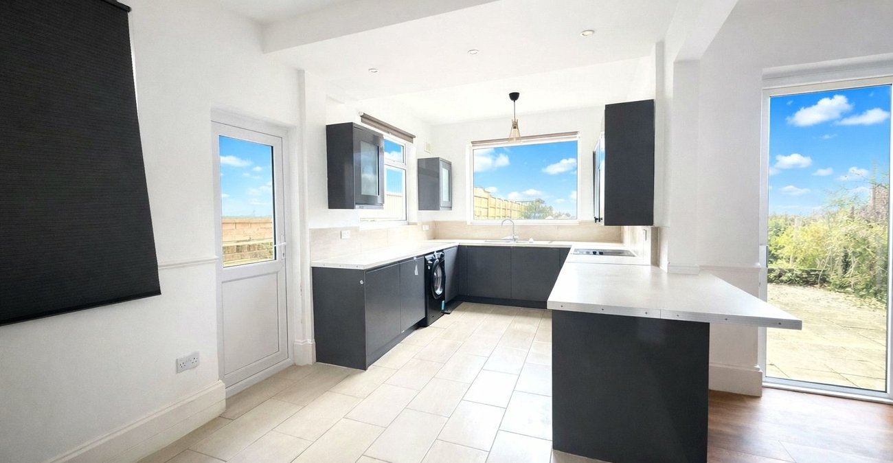 4 bedroom house for sale in Shooters Hill | Robinson Jackson