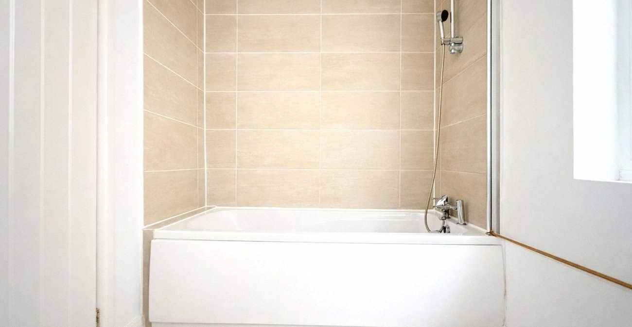 4 bedroom house for sale in Shooters Hill | Robinson Jackson